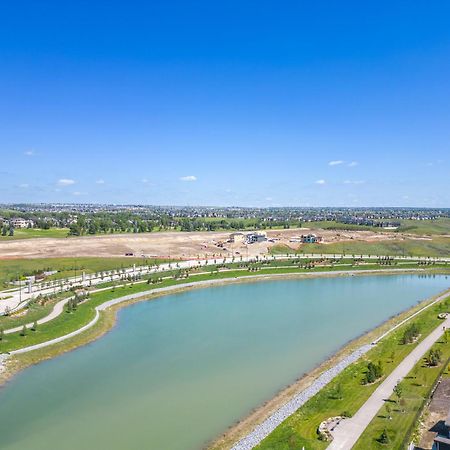 Апартаменти Cozy Rockland Park Unit+Parking Калґарі Екстер'єр фото