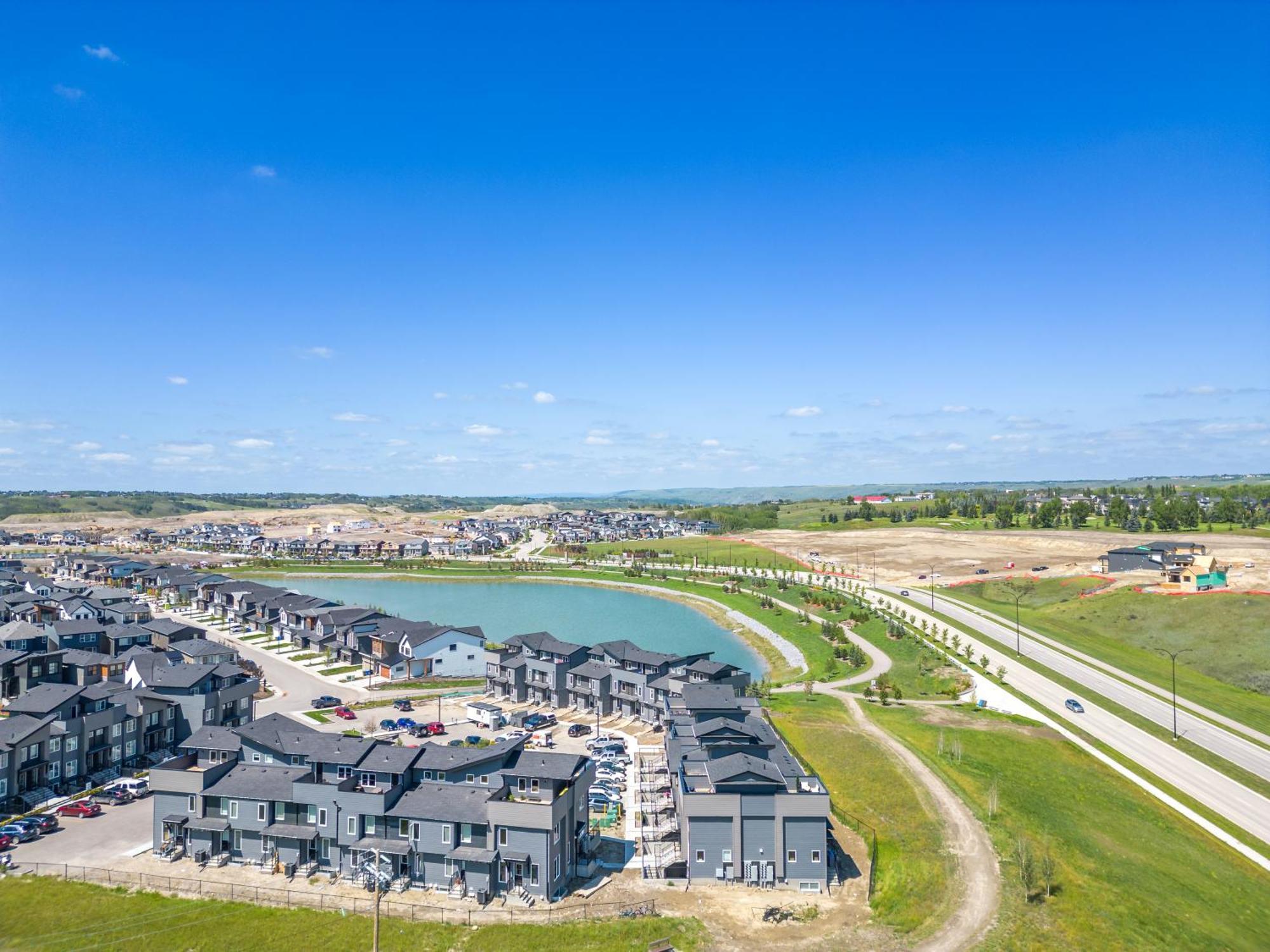 Апартаменти Cozy Rockland Park Unit+Parking Калґарі Екстер'єр фото