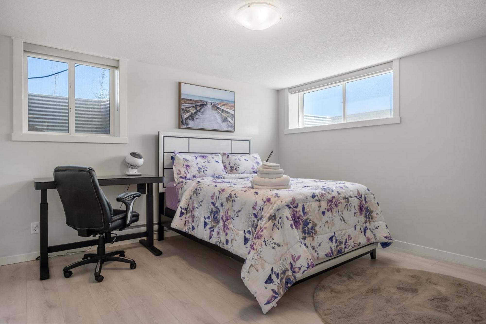 Апартаменти Cozy Rockland Park Unit+Parking Калґарі Екстер'єр фото